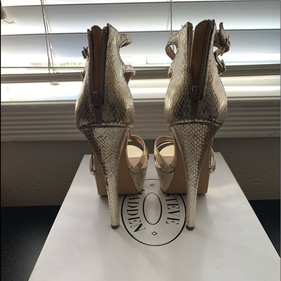 Steve Madden gold platform heels size 8 - Picture 4 of 5